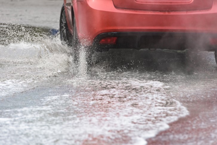 Hydroplaning Accidents in Georgia: Who Is at Fault?